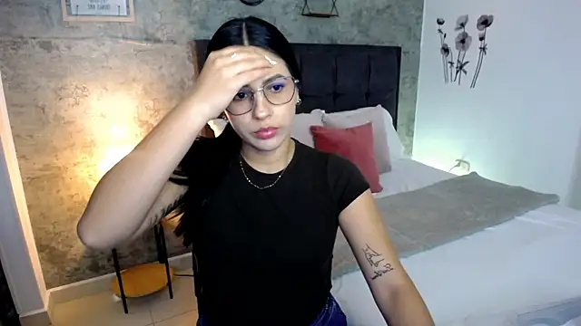 isa cruzx online show from May 15, 9:35 pm