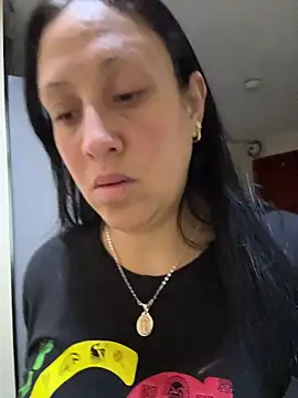 Snapshot of Cloe-Fire chatting on June 26, 11:05 am Cloe-Fire online show from June 26, 11:05 am