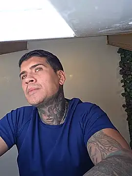 Snapshot of tattoo_11 chatting on July 21, 11:33 am tattoo 11 online show from July 21, 11:33 am