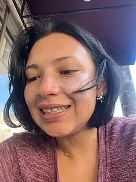 Snapshot of sarita_hos chatting on May 20, 12:13 pm sarita hos online show from May 20, 12:13 pm