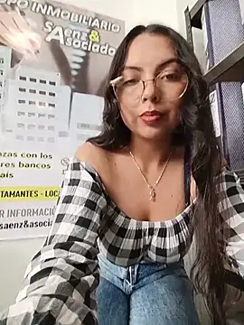 Snapshot of JENNIFER__03 chatting on May 11, 2:45 pm JENNIFER 03 online show from May 11, 2:45 pm