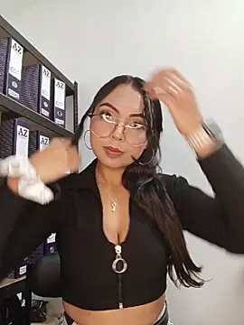 Snapshot of JENNIFER__03 chatting on June 9, 5:03 pm JENNIFER 03 online show from June 9, 5:03 pm