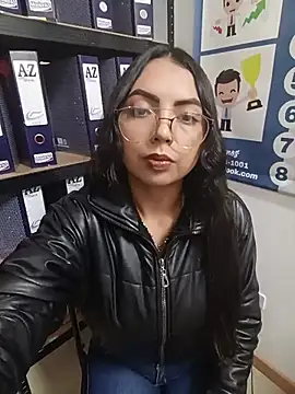 Snapshot of JENNIFER__03 chatting on June 18, 3:17 pm JENNIFER 03 online show from June 18, 3:17 pm