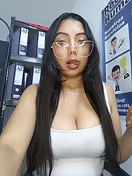 JENNIFER  03 online show from August 5, 6:24 pm