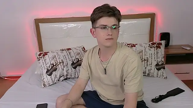 Miless Cooper online show from May 16, 7:24 pm