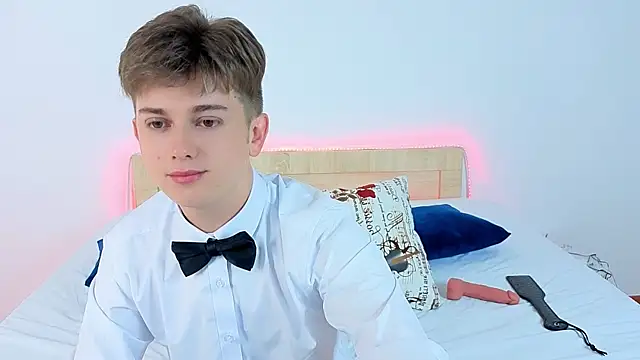 Miless Cooper online show from June 13, 2:26 pm