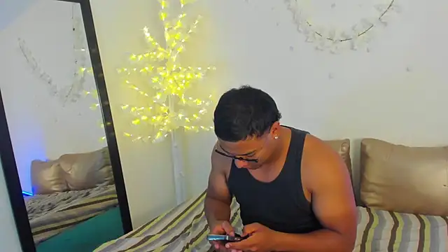 Drake Jhons online show from May 4, 2:42 pm