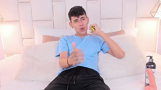 JacobFerrer online show from May 22, 5:44 pm