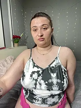 Snapshot of AureTease chatting on May 18, 6:34 pm AureTease online show from May 18, 6:34 pm