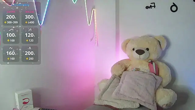 Sara Blum online show from May 26, 9:02 pm