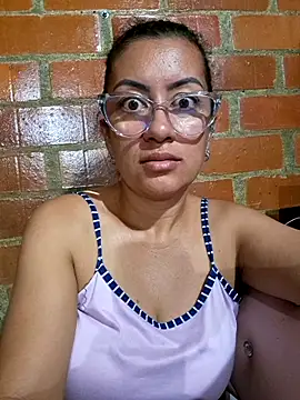 Snapshot of Eva_rossel chatting on May 9, 11:30 pm Eva rossel online show from May 9, 11:30 pm