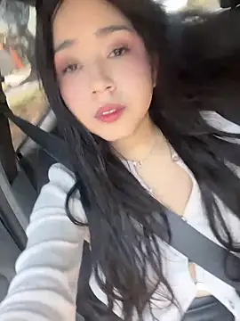 Snapshot of eimili_love chatting on May 22, 4:38 pm eimili love online show from May 22, 4:38 pm