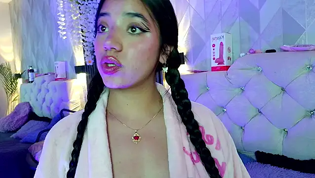 Zaira bonny online show from June 12, 5:10 pm