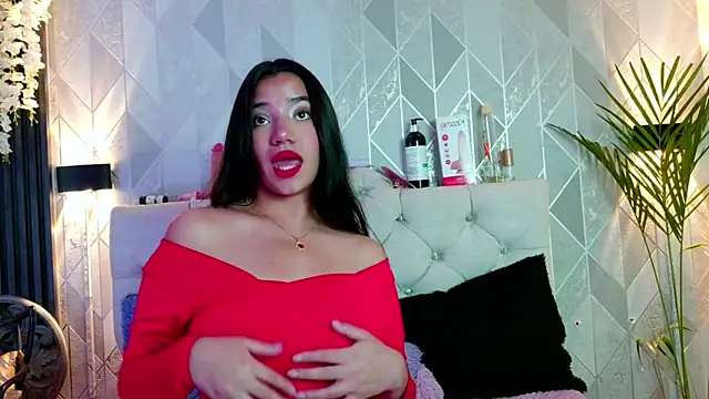 Zaira bonny online show from June 6, 9:20 pm