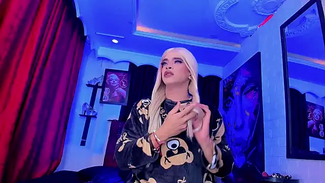 Snapshot of Mia_Colucci25 chatting on June 27, 11:11 pm Mia Colucci25 online show from June 27, 11:11 pm