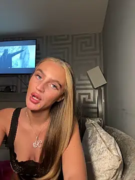 Exotic-Elsie online show from June 20, 10:15 pm