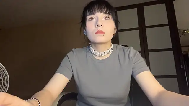 gothicq online show from May 8, 6:56 pm