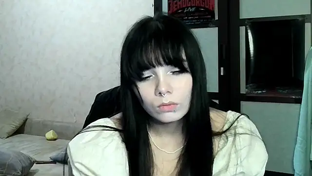 gothicq online show from June 28, 3:51 pm