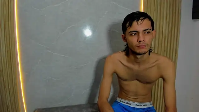 Snapshot of Fresh_Kitten chatting on May 11, 3:07 pm Fresh Kitten online show from May 11, 3:07 pm