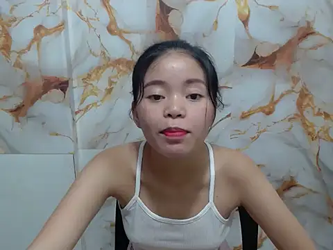 Sweet Sarah69 online show from May 29, 2:01 pm