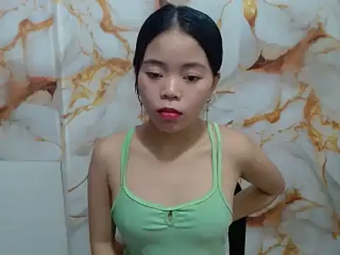 Sweet Sarah69 online show from May 20, 12:46 pm