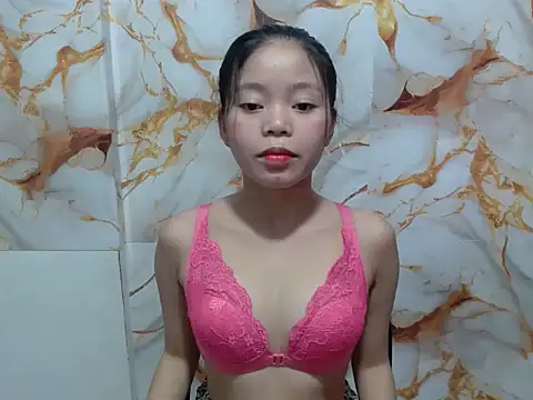Sweet Sarah69 online show from June 17, 8:47 am