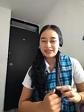 L0lita Emi12 online show from June 19, 9:09 pm