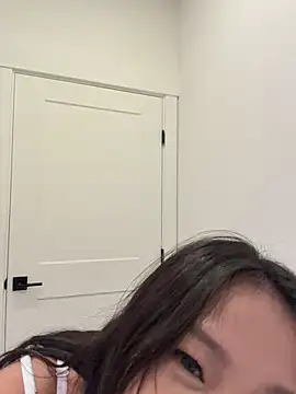 petiteTai online show from June 1, 3:51 am