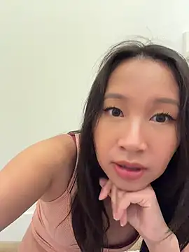 petiteTai online show from May 31, 3:23 am