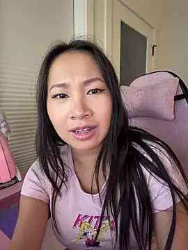 petiteTai online show from June 27, 3:01 am