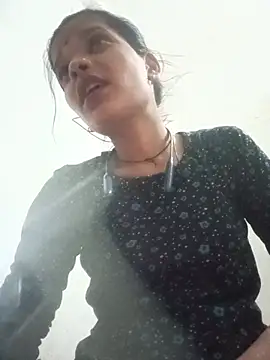 Snapshot of Student_garl_1 chatting on June 1, 5:01 pm Student garl 1 online show from June 1, 5:01 pm
