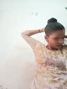 Snapshot of Student_garl_1 chatting on May 25, 7:18 am Student garl 1 online show from May 25, 7:18 am