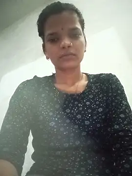 Snapshot of Student_garl_1 chatting on May 28, 11:21 pm Student garl 1 online show from May 28, 11:21 pm