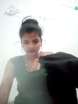 Snapshot of Student_garl_1 chatting on May 4, 8:44 pm Student garl 1 online show from May 4, 8:44 pm
