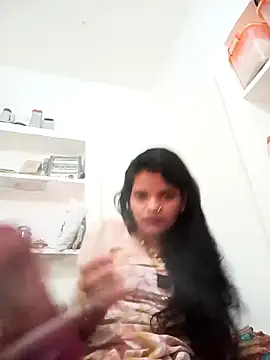 Snapshot of Student_garl_1 chatting on May 6, 2:48 am Student garl 1 online show from May 6, 2:48 am