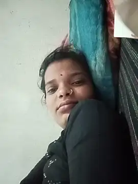 Snapshot of Student_garl_1 chatting on May 23, 12:09 am Student garl 1 online show from May 23, 12:09 am