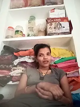 Snapshot of Student_garl_1 chatting on May 5, 9:12 am Student garl 1 online show from May 5, 9:12 am