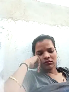 Snapshot of Student_garl_1 chatting on June 7, 1:16 pm Student garl 1 online show from June 7, 1:16 pm