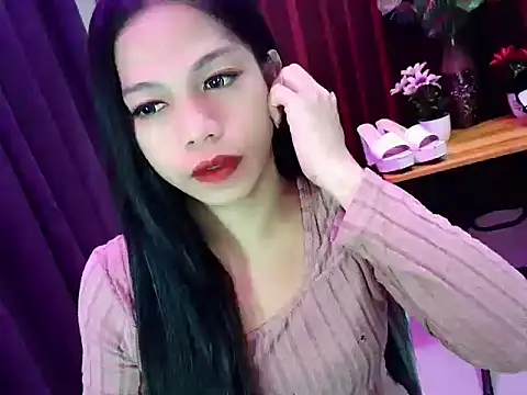 Snapshot of sexyfucksophia chatting on June 14, 8:10 pm sexyfucksophia online show from June 14, 8:10 pm
