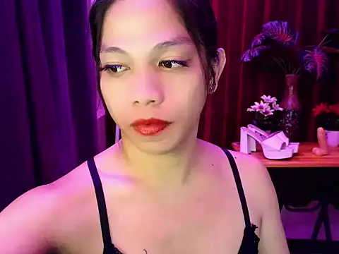Snapshot of sexyfucksophia chatting on May 15, 7:12 pm sexyfucksophia online show from May 15, 7:12 pm