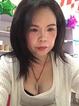 Snapshot of nidejiejie chatting on May 17, 12:32 am nidejiejie online show from May 17, 12:32 am