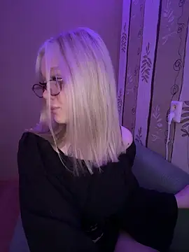 Velvet Doll  online show from June 17, 4:23 am