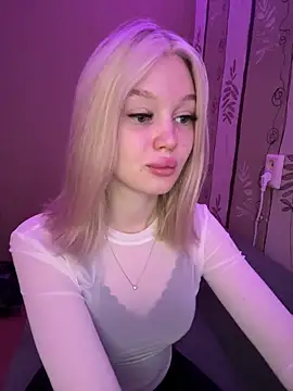 Velvet Doll  online show from June 3, 4:24 am