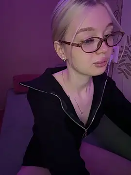 Velvet Doll  online show from May 29, 5:02 am