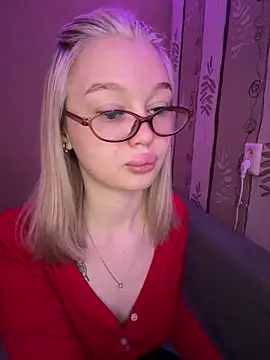 Velvet Doll  online show from June 1, 4:45 am