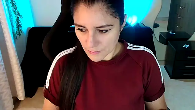 LUCYMILF SEXY online show from May 21, 6:05 pm