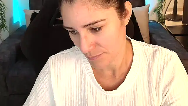 LUCYMILF SEXY online show from May 31, 5:08 pm