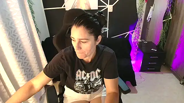 LUCYMILF SEXY online show from May 17, 2:17 pm