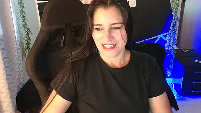 LUCYMILF SEXY online show from May 18, 6:01 pm