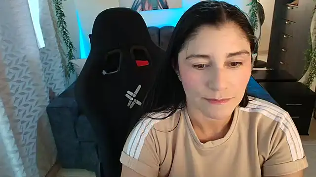 LUCYMILF SEXY online show from June 9, 5:58 pm